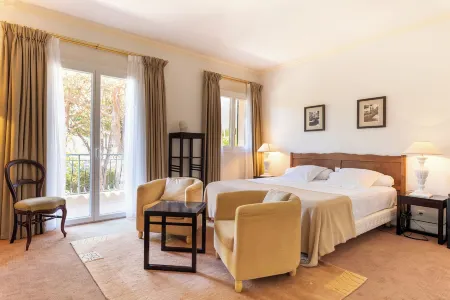 Logis Hôtels Auberge du Rédier Отели в г. Сен-Мартен-дю-Вар