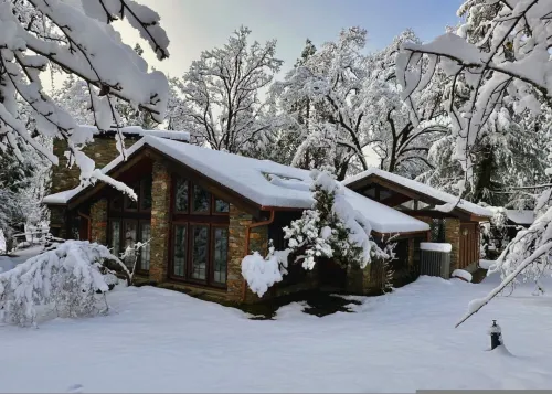 Stone House I Thoughtful Nature Stay Near Yosemite - 4-Star