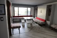 Lvstriphouse JC408 - Modern 2Bd-2BA Condo Sleeps 8