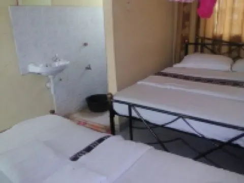 Green Court Hotel Hotels in Bondo