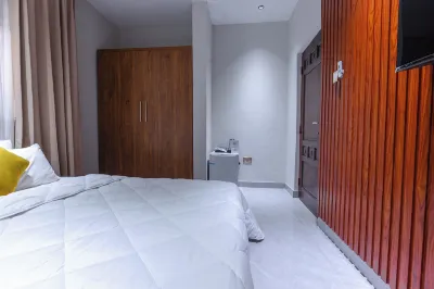 Capital 11 Hotel