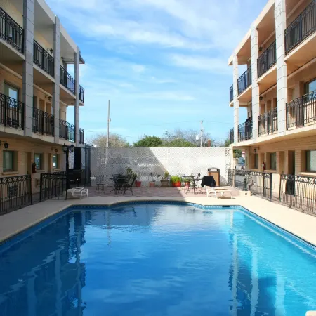 Hotel El Camino Inn & Suites