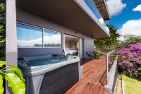 Tau House - Hot Tub