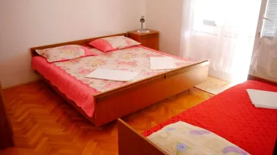 Cosy 1 Bedroom Apartment with Sea View