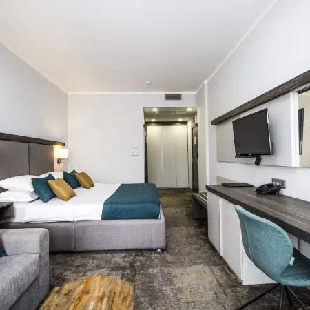 Best Western Plus Premium Inn
