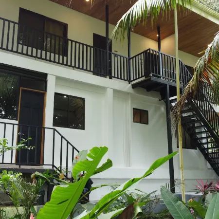 Riverside Apartments - Walk to the Beach in Santa Teresa! Newly Renovated!
