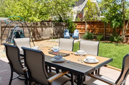 The Magnolia House in Old Town - Private Hot Tub