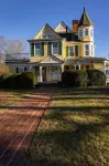 The Oaks Victorian Inn