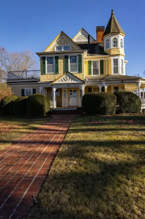 The Oaks Victorian Inn Отели в г. Монтгомери