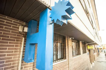 Hostal Santa Barbara Отели рядом с достопримечательностью «Monasterio de San Juan de Duero»