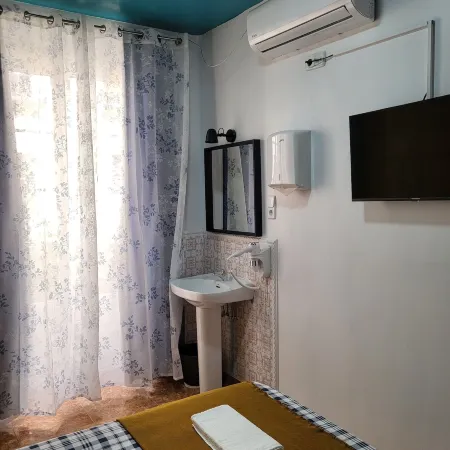 M-A Catrachos Rooms