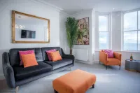 Caldey View - Luxury 2 Bedroom - Panorama - Tenby - مطابخ