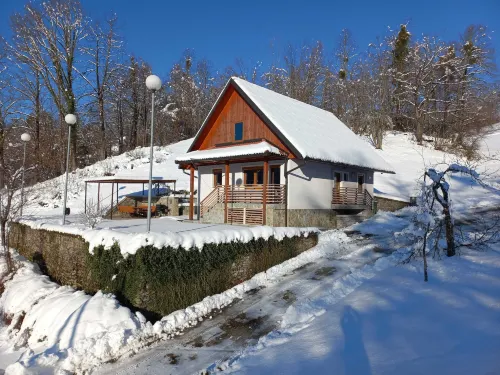 Valley View Holiday Home with Sauna Mrak