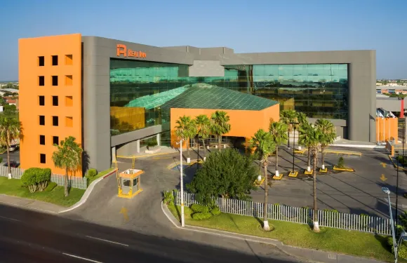 新拉萊多里爾旅館