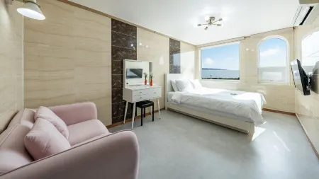 Ganghwado Lafamilia Pension Отели рядом с достопримечательностью «Bomunsa Temple»