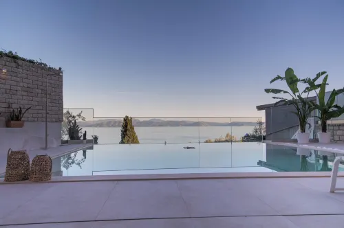 Achillion Luxury Corfu Villa - Merinäköala