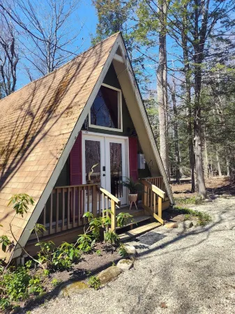 Dog Friendly A-Frame in the Berkshires! Hike/Ski Appalachian Tr. Walk to Lake!