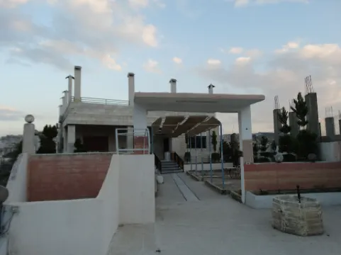 哈德良之門酒店