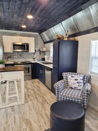 CROSSROADS TO PICKWICK TURTLE BAY HALF A MILE TO SCUGGS BOAT RAMP SLEEPS UP SIX