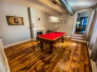 The Happy Place, a charming 2-bedroom apartment in Uptown Circleville Hotels in Pickaway County