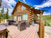 Hot Tub and Cozy Loft with Game Room - Stunning Secluded Cabin