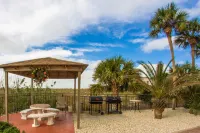 Gulfview Balcony and Spacious Living Area - Stunning Beach Haven