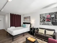 Studios On 25th by BCA Furnished Apartments Studio 07 G โรงแรมใกล้สถานีแอตแลนติก