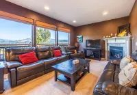 Scenic Mountain and River Views with Gourmet Kitchen - Spacious Retreat