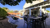 SantaFe Desert Oasis: Saltwater Pool, EV Charger, Near Coachella & Tennis Garden
