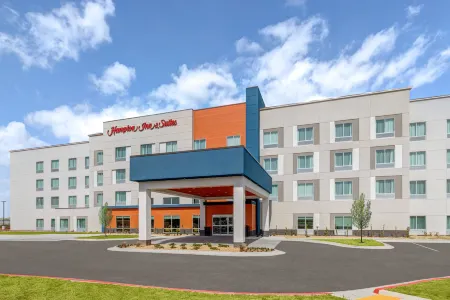 Hampton Inn & Suites by Hilton Little Rock Airport Отели рядом с достопримечательностью «ESSE Purse Museum»