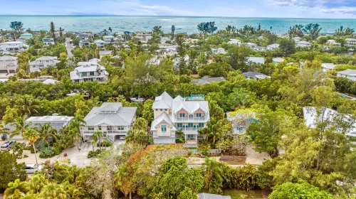 Stunning Canal Front with Private Pool and Rooftop Views - Luxurious Haven