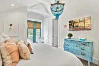 Stunning Canal Front with Private Pool and Rooftop Views - Luxurious Haven