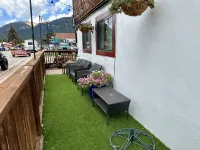Open Floor Plan and Grassy Area - Charming Escape