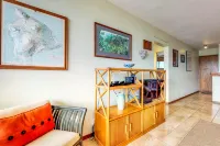 Waterfront condo w/ shared pool & private lanai- steps to shops & restaurants Hotels in Hilo