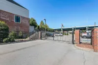 Luxury Townhome Walkable to Old City & DT Knox Hotels in Knox County