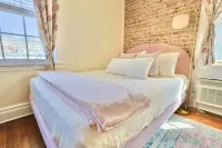 Bright Midtown Studio with Historic Character - Charming Floral Oasis Các khách sạn ở Knox County