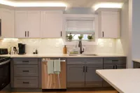 Lake Access 4 Bed 3 Bath HOT TUB Hotels in Billerica