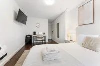Charming Studio with Dedicated Workspace - Cozy Tranquil Retreat
