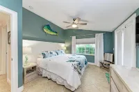Luxurious Oasis Hideaway - Heated Pool, Hot Tub, Spa, BBQ Hotels near Manatee Public Beach