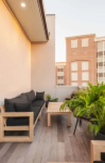 Luxury Penthouse - Overlooking King St w/ Terraces