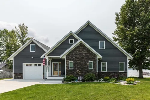 Rare Find|Lakefront Cabin w/ TWO Master Suites Hotels in Portage Township