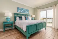 Expansive Beachfront Area and Elevated Deck - Stunning Coastal Retreat