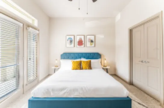 Spacious Suite with Fast WiFi and Community Pool - Gorgeous Oasis