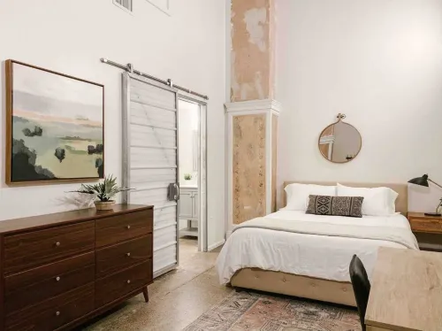 Sunny Loft with Smart TV and Gym - Stylish Downtown Escape Hotels in Knox County