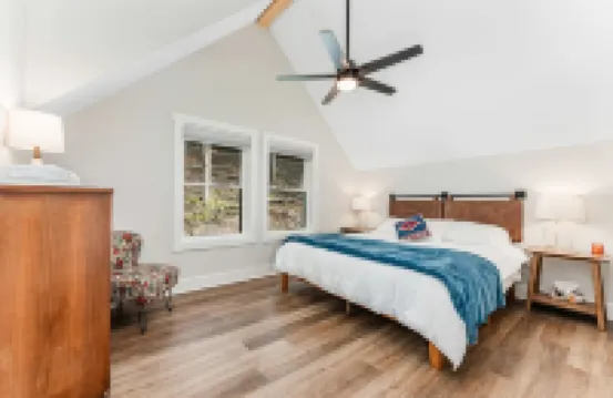 Chic Haven - WiFi, Serene Retreat, Relaxing Space