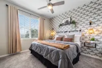 Stylish Apartment with Pool and Gym - Elegant Corporate Retreat Hotels in Westchase