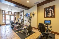 Luxury Resort Ski In Ski Out Hyatt Centric Residence 2BR Condo Pool Gym Hot tub Restaurant More - Apartments