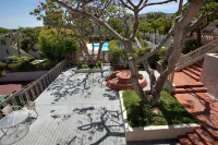Ocean View Deck and Spacious Living - Stunning Coastal Haven