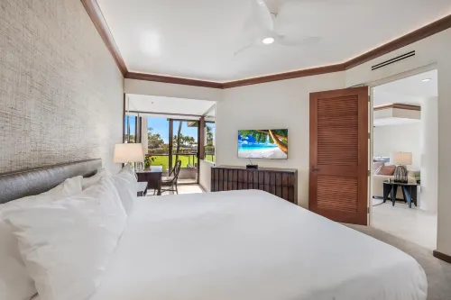 Luxurious Amenities and Resort Access - Breathtaking Oceanview Retreat