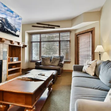 Unequalled Ski in Out Location Next to Gondola, Superior 1BR, Pool, Condo Nast Winner B318